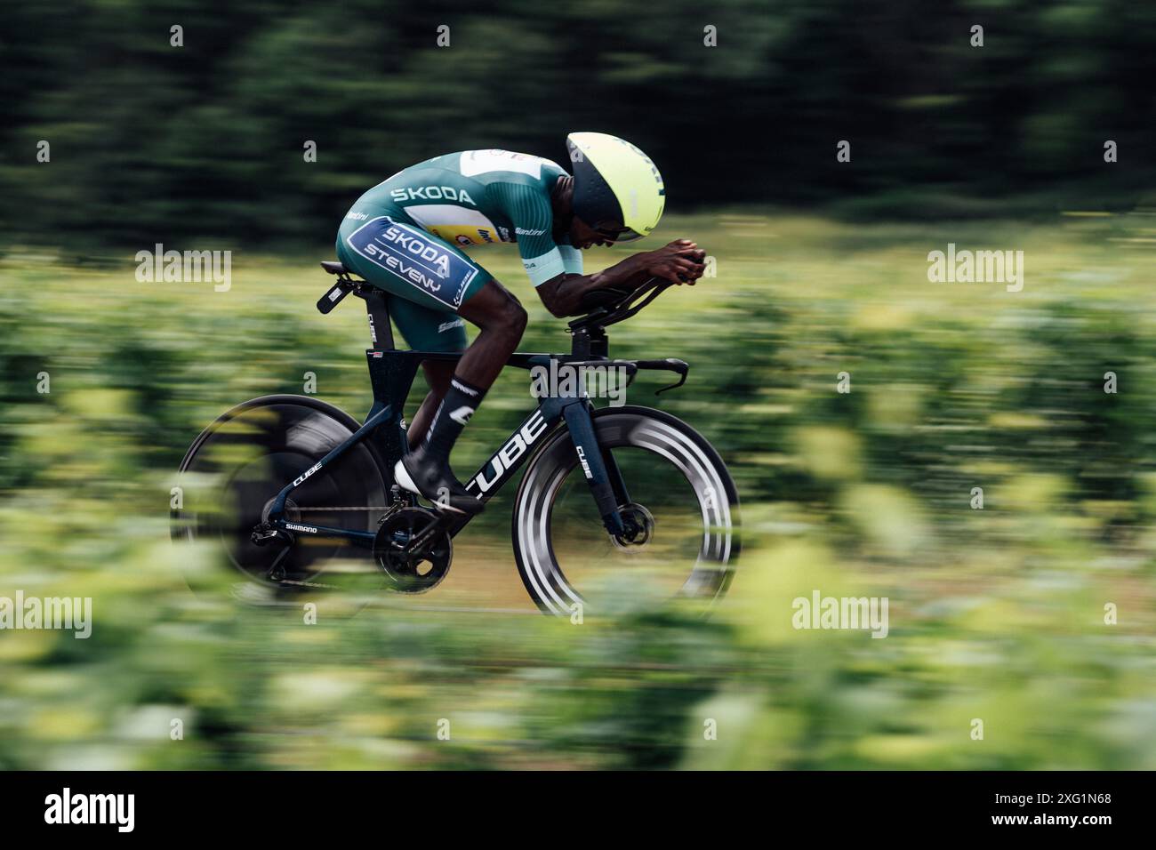 Bild von Zac Williams/SWpix.com - 05/07/2024 - Radfahren - 2024 Tour de France - Stage 7 ITT Nuits-Saint-Georges - Gevrey-Chambertin France - Biniam Girmay, Intermarche Wanty. Quelle: SWpix/Alamy Live News Stockfoto