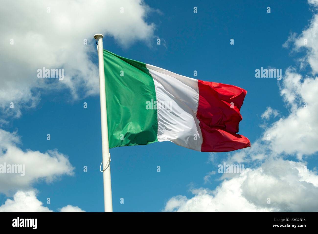 Italienische Flagge im Wind Stockfoto
