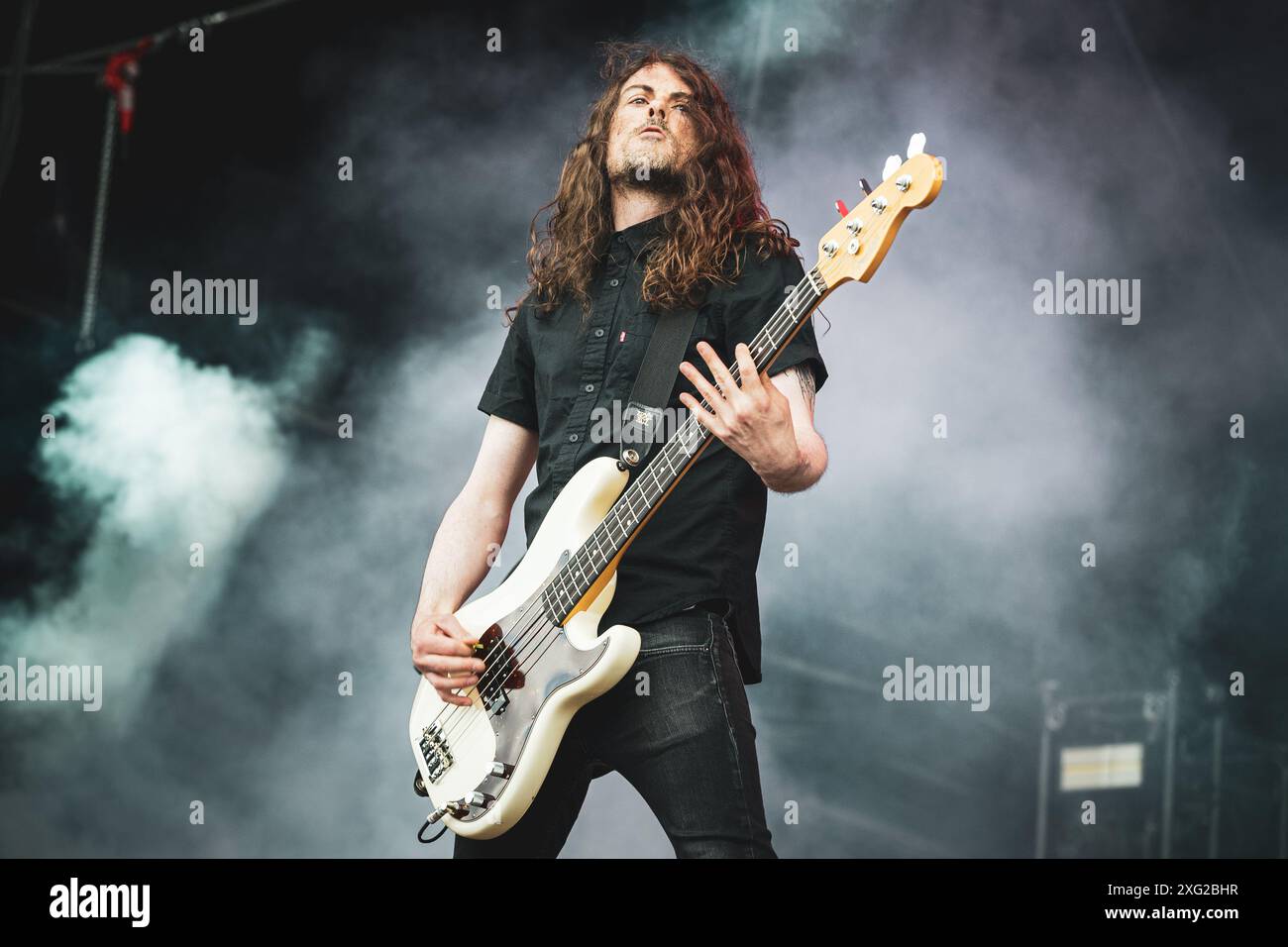 DÄNEMARK COPENAGHEN, COPENHELL FESTIVAL 19. JUNI: Der Bassist Eliot Lorango tritt live auf der Bühne mit Corey Taylor (Slipknot, Stone Sour, Kings of Chaos) beim Copenhell Festival 2024 auf Stockfoto