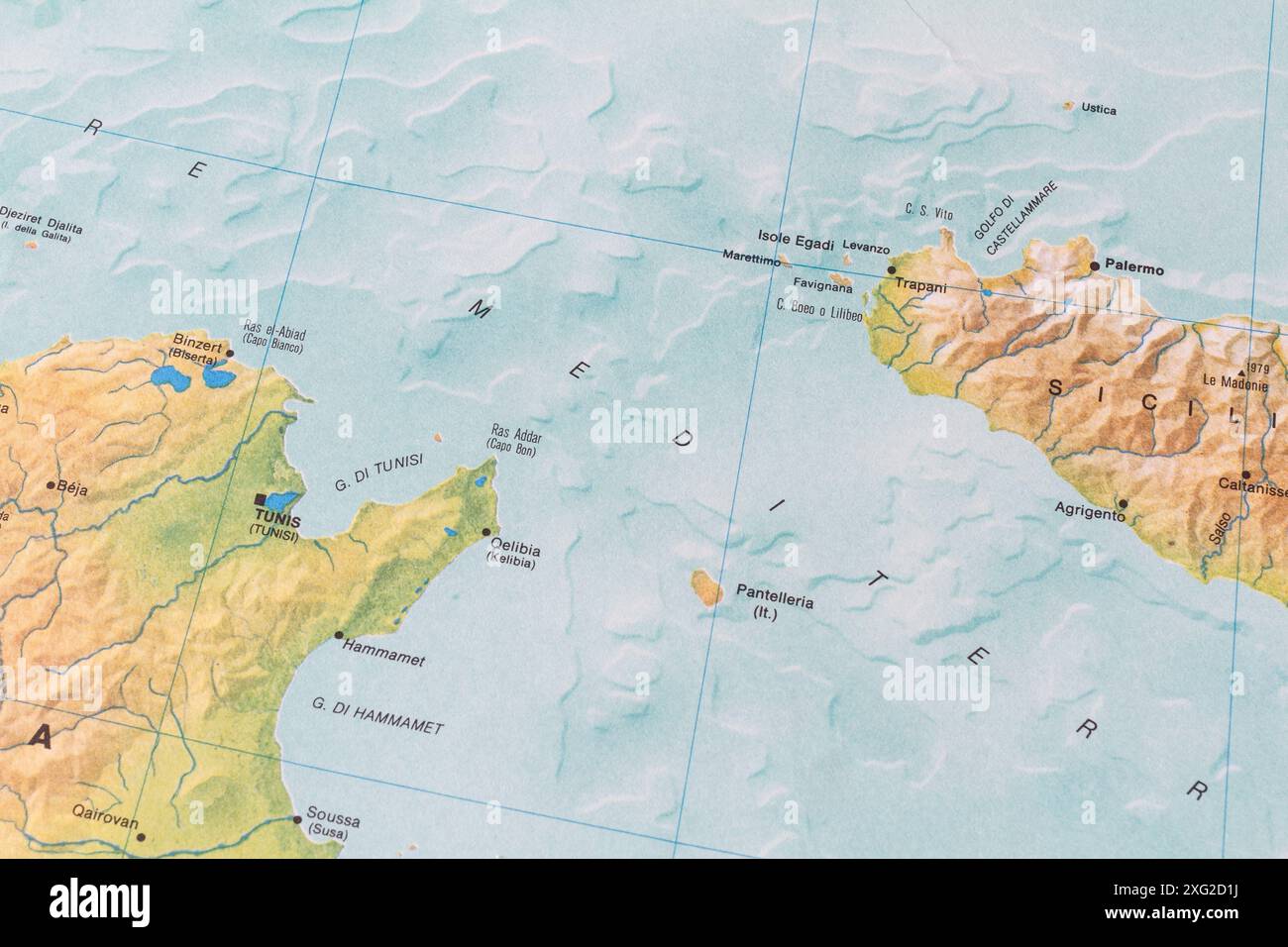 Karte des Mittelmeers mit Sizilien (Italien, Europa) und Tunisi (Afrika). Stockfoto
