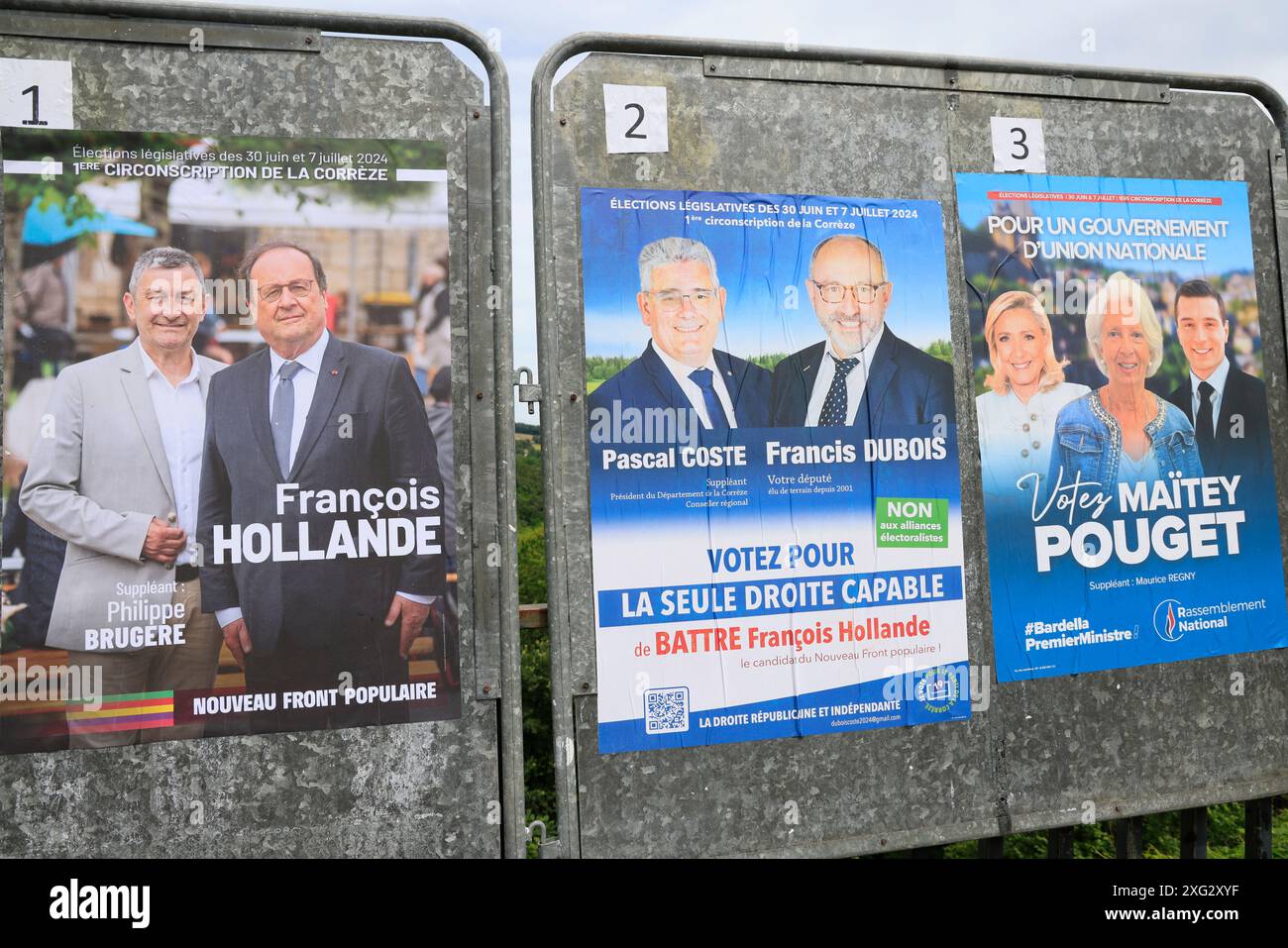 Corrèze, Frankreich. Juli 2024. Plakate der Kandidaten für die Dreieckswahlen der zweiten Runde der frühen Parlamentswahlen 2024 im 1. Wahlkreis Corrèze in Frankreich: Francois Hollande (neue Volksfront), Francis Dubois (republikanische und unabhängige Rechte), Maitey Pouget (Rassemblement National). Corrèze, Limousin, Frankreich, Europa. Foto von HM Images/Alamy Live News. Stockfoto