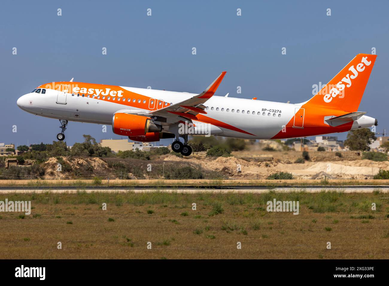 Der easyJet Airbus A320-214 (REG: RP-C3276) hat noch die vorherige Registrierung bei Cebu Pacific Air. Stockfoto