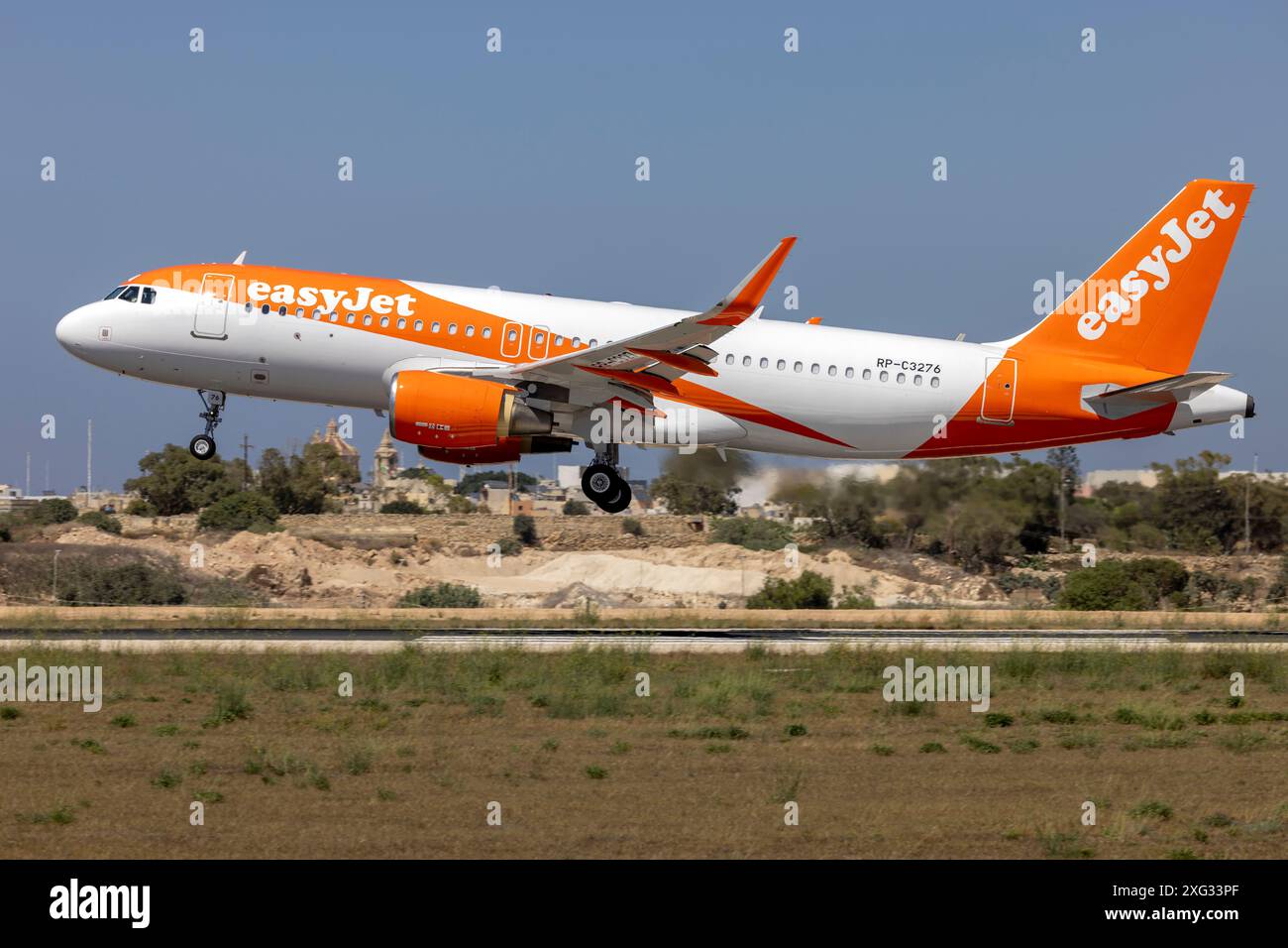 Der easyJet Airbus A320-214 (REG: RP-C3276) hat noch die vorherige Registrierung bei Cebu Pacific Air. Stockfoto