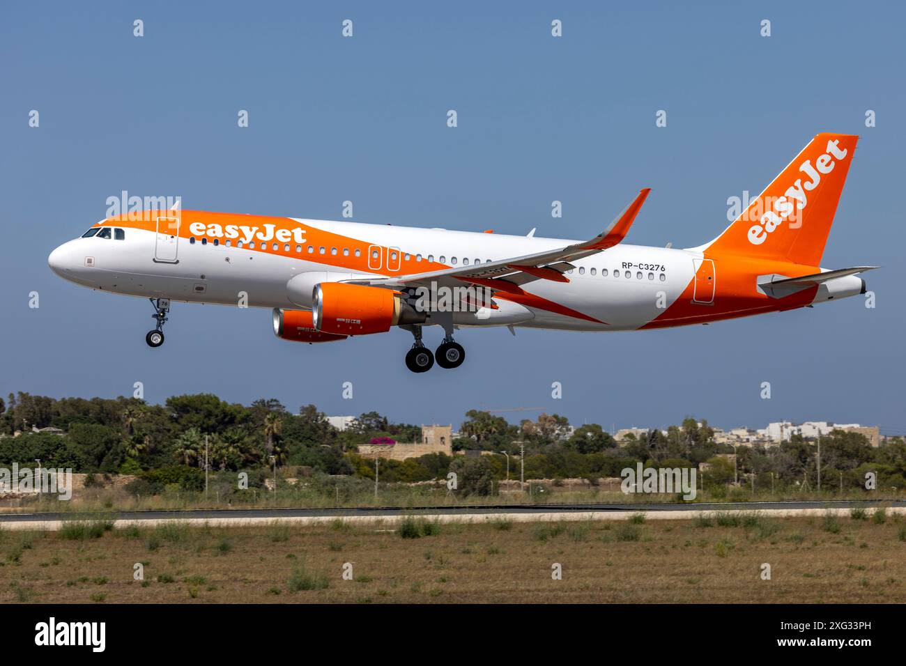Der easyJet Airbus A320-214 (REG: RP-C3276) hat noch die vorherige Registrierung bei Cebu Pacific Air. Stockfoto