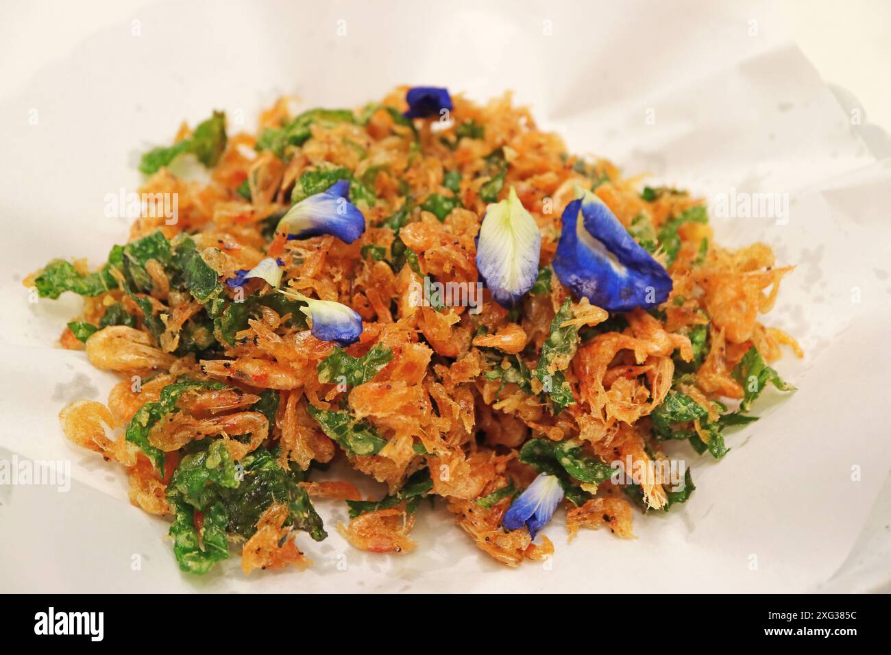 Köstliche, Im Thailändischen Stil Gebratene, Knusprige Garnelenfritter Stockfoto