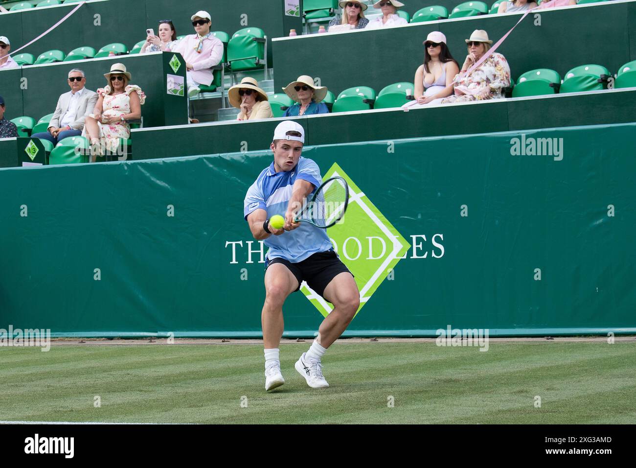 Stoke Poges, Großbritannien. Juni 2024. Arthur Fery (GBR) spielt Tennis in den Boodles im Stoke Park, Stoke Poges, Buckinghamshire. Kredit: Maureen McLean/Alamy Stockfoto