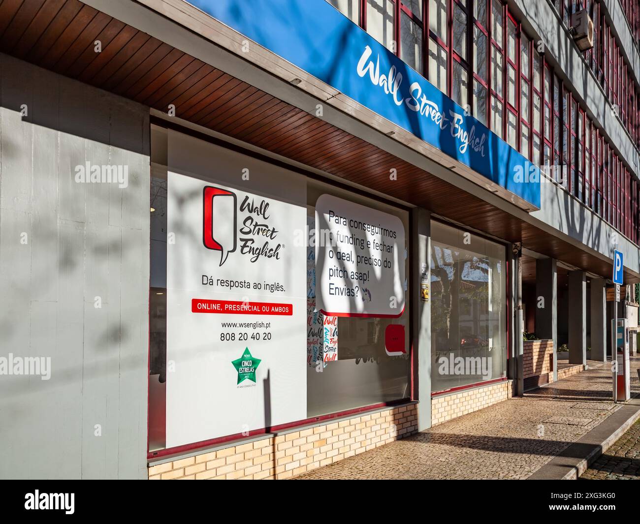 Famalicao, Portugal, 2023, 2023: Wall Street English aka Wall Street Institute. Internationale Englischunterrichtsschulen mit dem Ziel, Englisch zu unterrichten Stockfoto