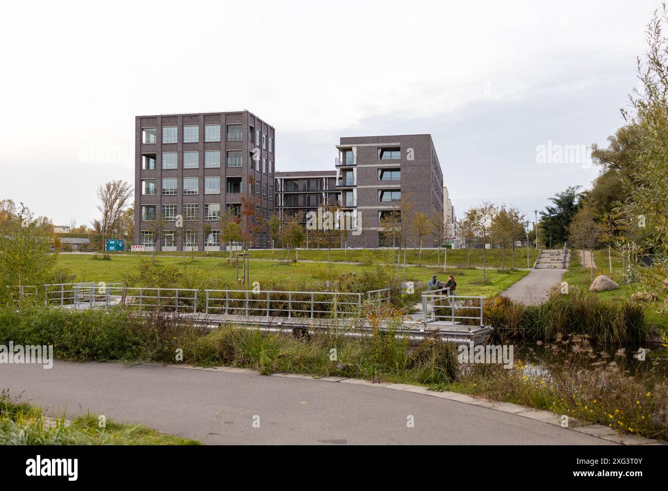 Der neue Hafen in Leipzig an einem sonnigen Tag im Frühling oder Winter Stockfoto