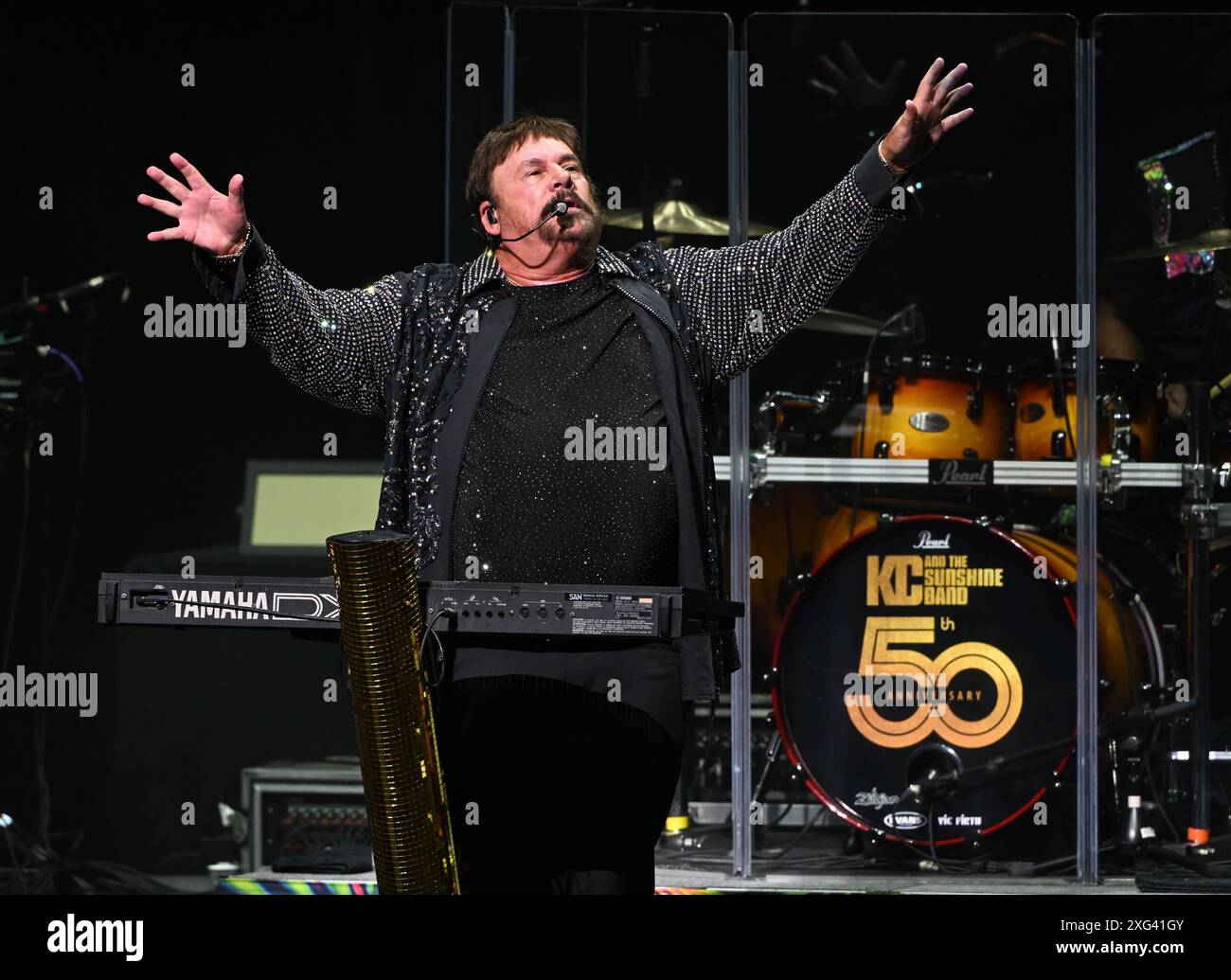 Hollywood FL, USA. Juli 2024. KC und die Sunshine Band treten am 5. Juli 2024 während der 50th Anniversary Tour im Hard Rock Live im Seminole Hard Rock Hotel & Casino in Hollywood, Florida auf. Quelle: Mpi04/Media Punch/Alamy Live News Stockfoto