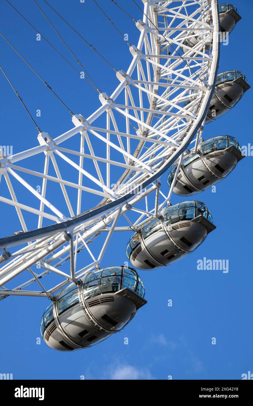 Großbritannien, England, London, das London Eye (Millennium Wheel) zeigt Details zu Passagierkapseln Stockfoto