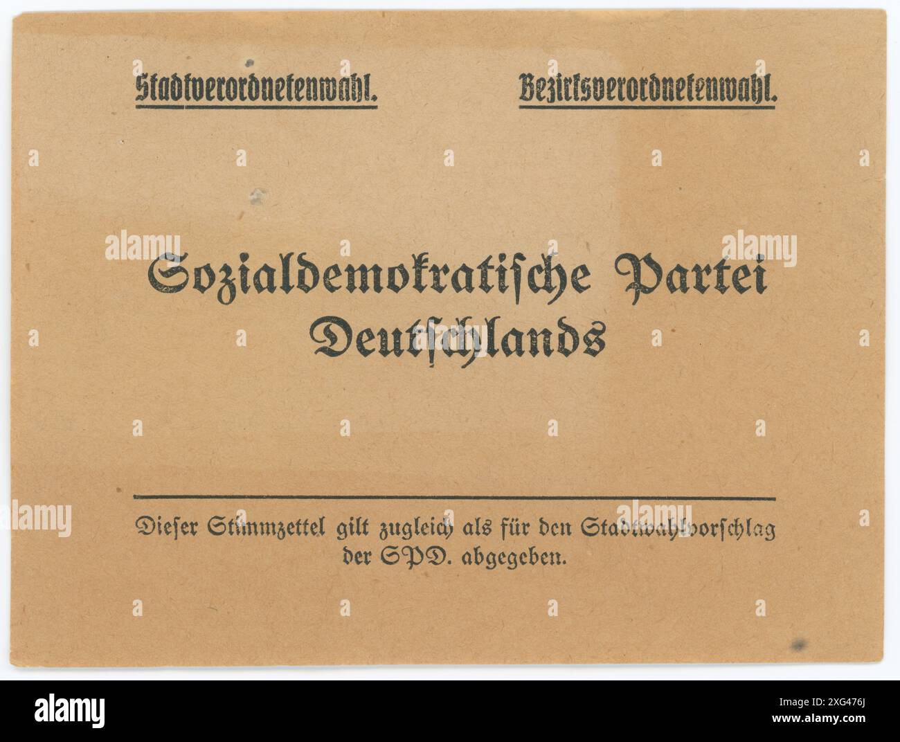 Stimmzettel/ Wahlzettel der Reichstagswahl 1920 - die Reichstagswahl vom 6. Juni 1920 war die zweite Wahl während der Weimarer Republik und die erste zu einem regulären Deutschen Reichstag. Die Bundestagswahl 1920 fand am 6. Juni 1920 zur Wahl des ersten Reichstags der Weimarer Republik statt. Sie folgte der im Januar 1919 gewählten Weimarer Nationalversammlung, die die republikanische Verfassung ausgearbeitet und ratifiziert hatte. Stockfoto