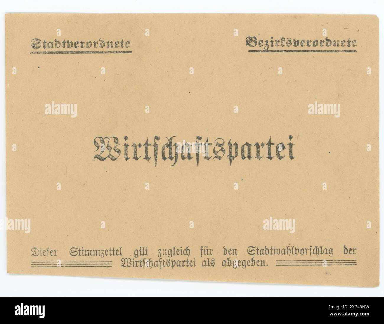 Stimmzettel/ Wahlzettel der Reichstagswahl 1920 - die Reichstagswahl vom 6. Juni 1920 war die zweite Wahl während der Weimarer Republik und die erste zu einem regulären Deutschen Reichstag. Die Bundestagswahl 1920 fand am 6. Juni 1920 zur Wahl des ersten Reichstags der Weimarer Republik statt. Sie folgte der im Januar 1919 gewählten Weimarer Nationalversammlung, die die republikanische Verfassung ausgearbeitet und ratifiziert hatte. Stockfoto