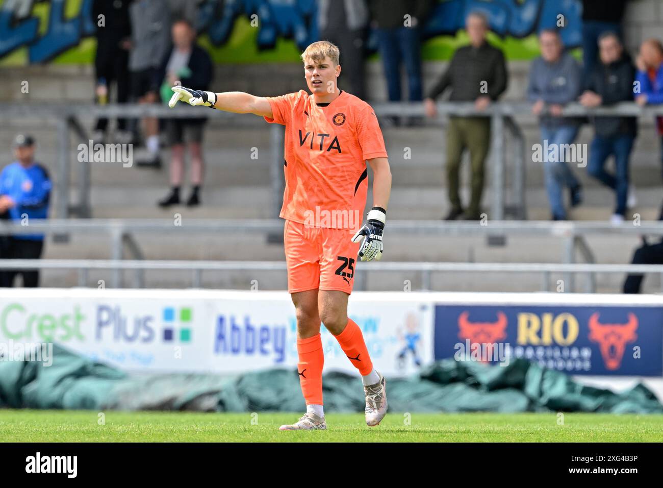 Max Metcalfe von Stockport County während des Vorbereitungsspiels Chester gegen Stockport County im Deva Stadium, Chester, Vereinigtes Königreich, 6. Juli 2024 (Foto: Cody Froggatt/News Images) in Chester, Vereinigtes Königreich am 2024. (Foto: Cody Froggatt/News Images/SIPA USA) Stockfoto