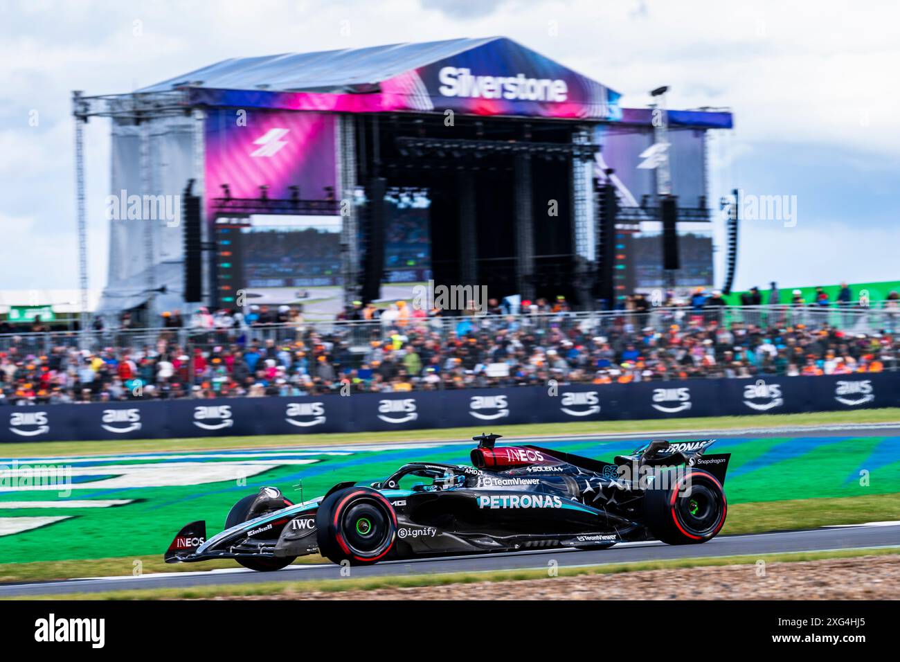 Silverstone, Towcester, Großbritannien. Juli 2024. George Russell (GBR) - Mercedes-AMG PETRONAS F1 Team - Mercedes W15 - Mercedes E Performance während der Qualifikationsrunde am 2. Tag, Freitag, 6. Juli 2024 des Formel 1 Qatar Airways British Grand Prix 2024, der vom 5. Bis 7. Juli auf der silverstone Strecke stattfinden soll, 2024 Credit: Alessio De Marco/Alamy Live News Stockfoto