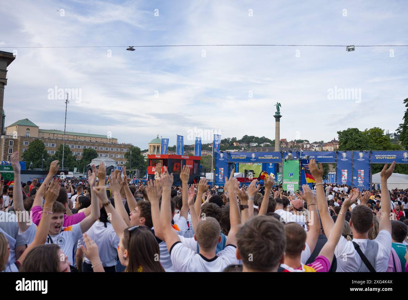 Stuttgart, Deutschland, 5. Juli 2024. Die deutsche Nationalmannschaft vergleicht die Punktzahl im Spiel. Die Fans freuen sich über das Tor, das gegen den Gegner erzielt wurde Stockfoto