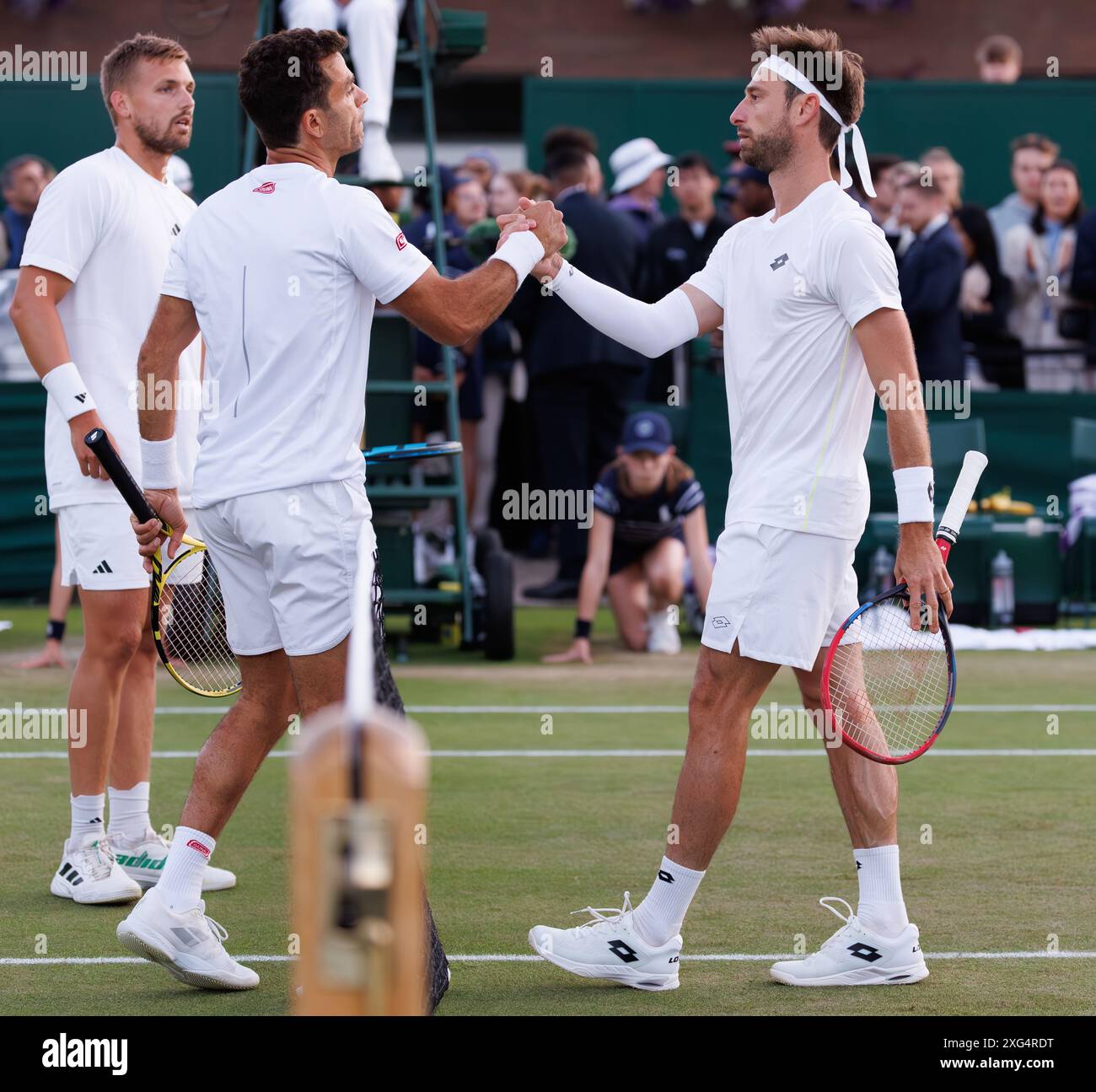 London, Großbritannien. Juli 2024. Die belgische Sander Gille wurde nach einem Doppel-Tennis-Spiel zwischen dem belgischen Paar Gille-Vliegen und dem britisch-niederländischen Paar Glasspool-Rojer in der zweiten Runde des Doppel-Turniers der Männer beim Grand-Slam-Turnier Wimbledon 2024 im All England Tennis Club im Südwesten Londons, Großbritannien, am Samstag, den 06. Juli 2024, aufgenommen. BELGA FOTO BENOIT DOPPAGNE Credit: Belga News Agency/Alamy Live News Stockfoto