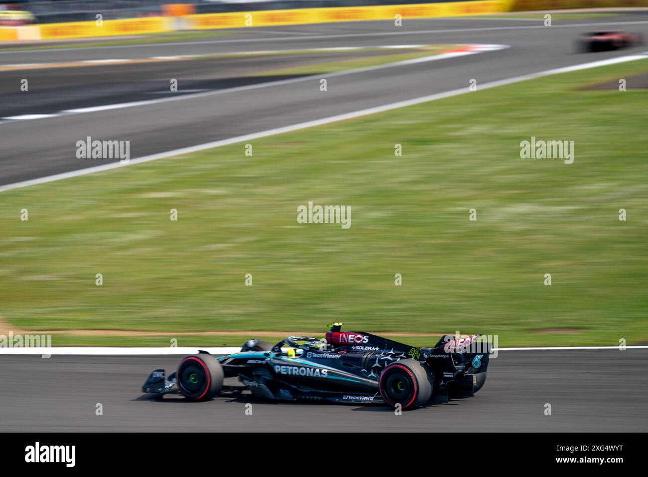 Silverstone (Towcester), Großbritannien, 6. Juli 2024, Lewis Hamilton sicherte sich im Qualifying vor dem Großen Preis von Großbritannien P2. Quelle: Christopher Neve/Alamy Live News Stockfoto