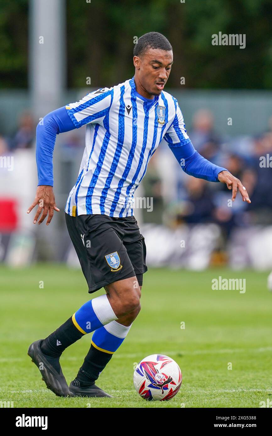 Alfreton, Großbritannien. Juli 2024. Sheffield Wednesday Yan Valery während des Freundschaftsspiels von Alfreton Town FC gegen Sheffield Wednesday FC in der Impact Arena, Alfreton, Derbyshire, England, Großbritannien am 6. Juli 2024 Credit: Every Second Media/Alamy Live News Stockfoto