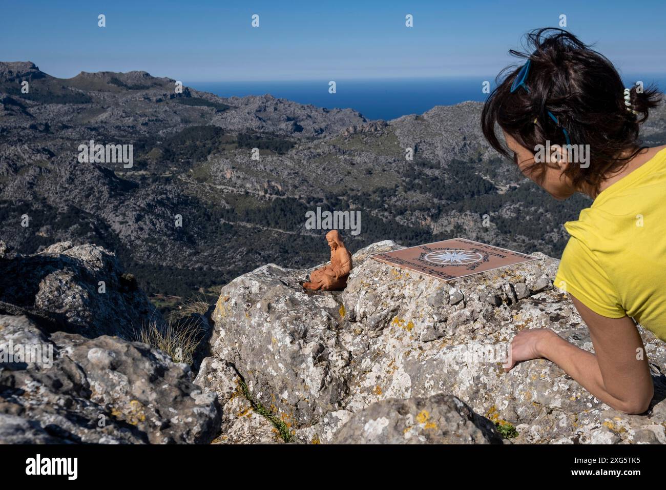 Jungfrau Maria aus Ton auf dem Gipfel der Cucuia de Fartaritx, Pollenca, Mallorca, Balearen, Spanien Stockfoto