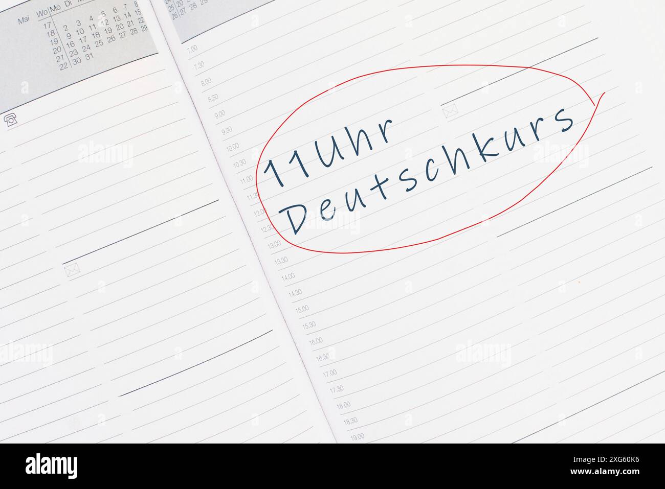 oÂ Kalender-, Bildungs- und Integrationskonzept stehen die Wörter deutscher Kurs um 11 Uhr in deutscher Sprache Stockfoto