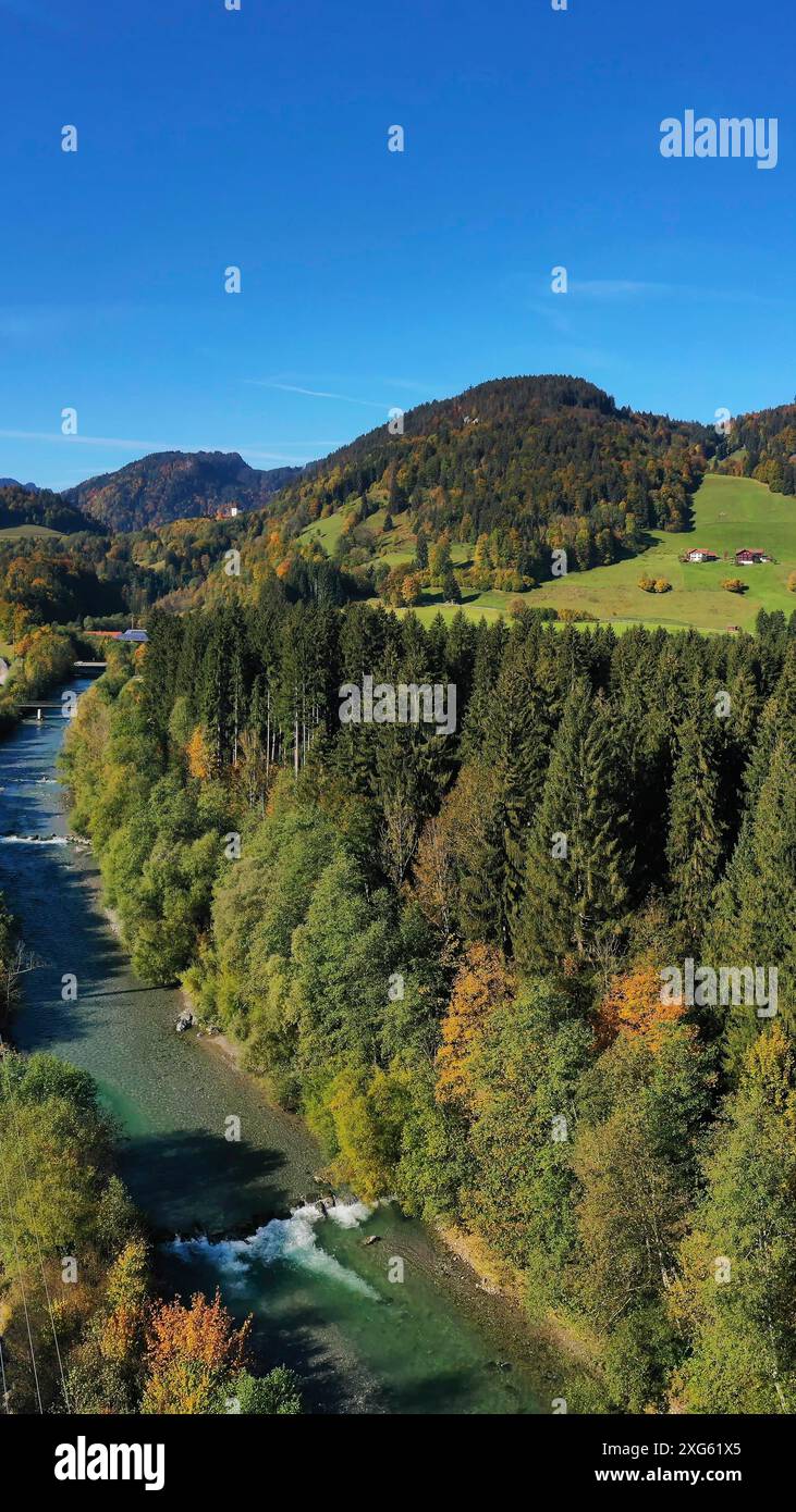 Luftaufnahme der Iller-Quelle bei Oberstdorf im Sommer. Zusammenfluss von Trettach, Stillach und Breitach. Oberstdorf, Oberallgaeu Stockfoto