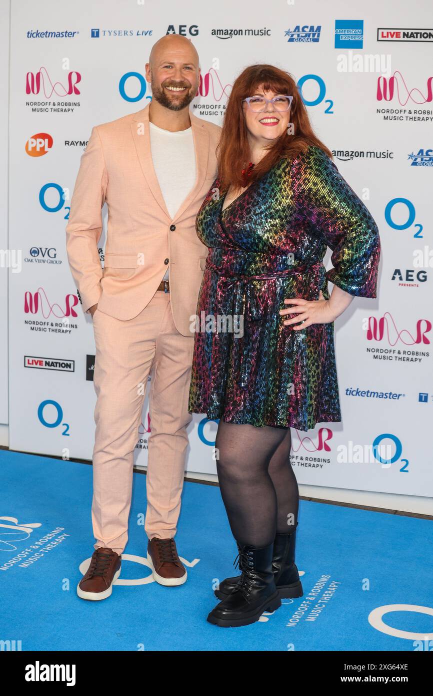 London, Großbritannien. Juli 2024. Thomas Wolski und Jenny Ryan waren bei den Nordoff and Robbins O2 Silver Clef Awards im Grosvenor House Hotel in London dabei. Quelle: SOPA Images Limited/Alamy Live News Stockfoto