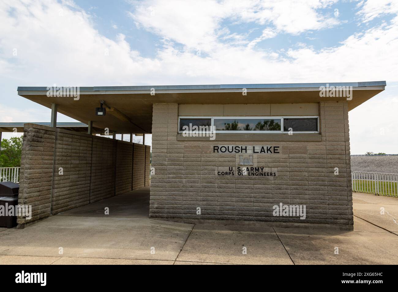 Die Toiletten, die vom Indiana Department of Natural Resources am J. Edward Roush Lake in der Nähe von Huntington, Indiana, USA, betrieben werden. Stockfoto