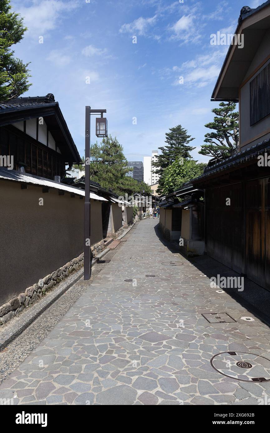 Nagamachi (長町) war ein Samurai-Bezirk am Fuße der ehemaligen Burg Kanazawa, wo Samurai und ihre Familien lebten. Stockfoto