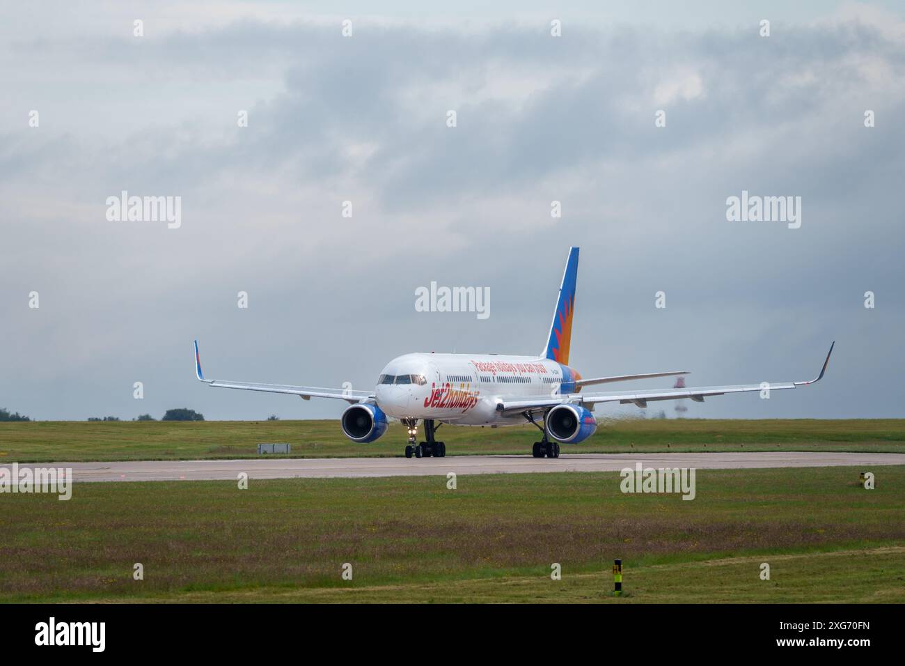 Jet2 Boeing 757 am Flughafen Manchester Stockfoto