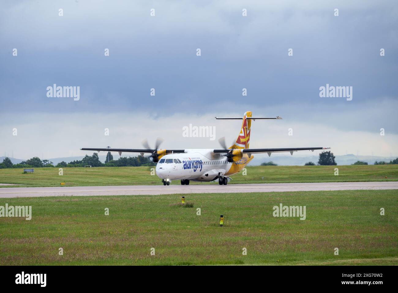 Aurigny Air Services ATR72 von Manchester nach Guernsey. Stockfoto