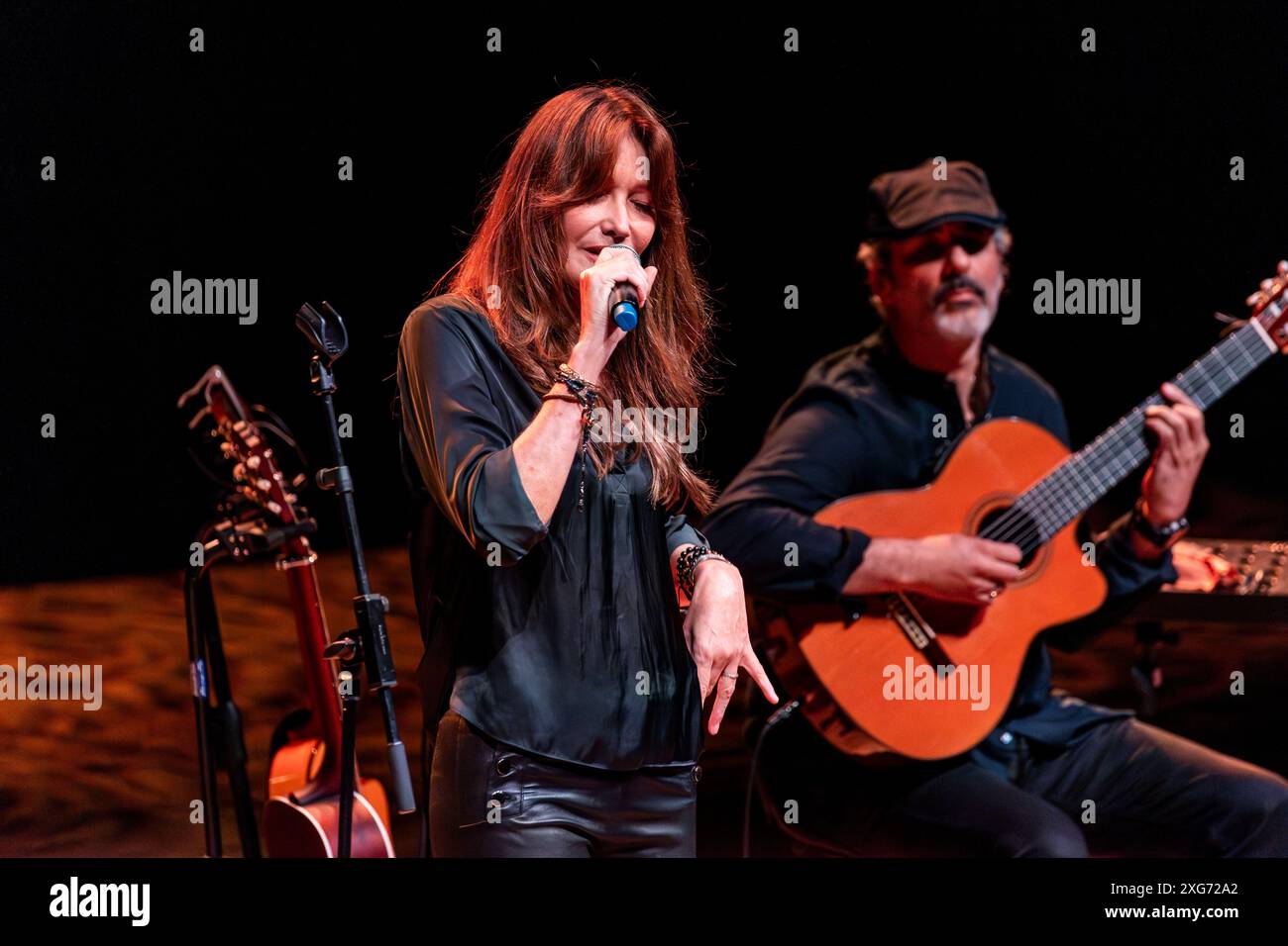 Mailand Italien 6. Juli 2024 Carla Bruni im Teatro Dal Verme Mailand © Roberto Finizio / Alamy Stockfoto