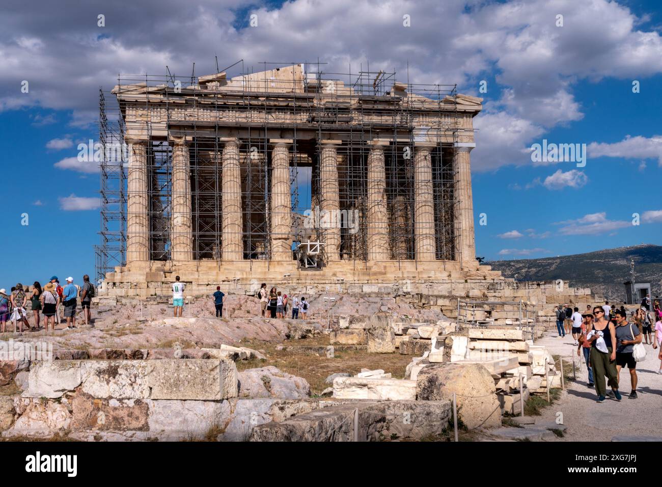 Der Parthenon, der griechische Tempel, der der Göttin Athena gewidmet ist, in der Akropolis der Stadt Athen. Griechenland. Stockfoto