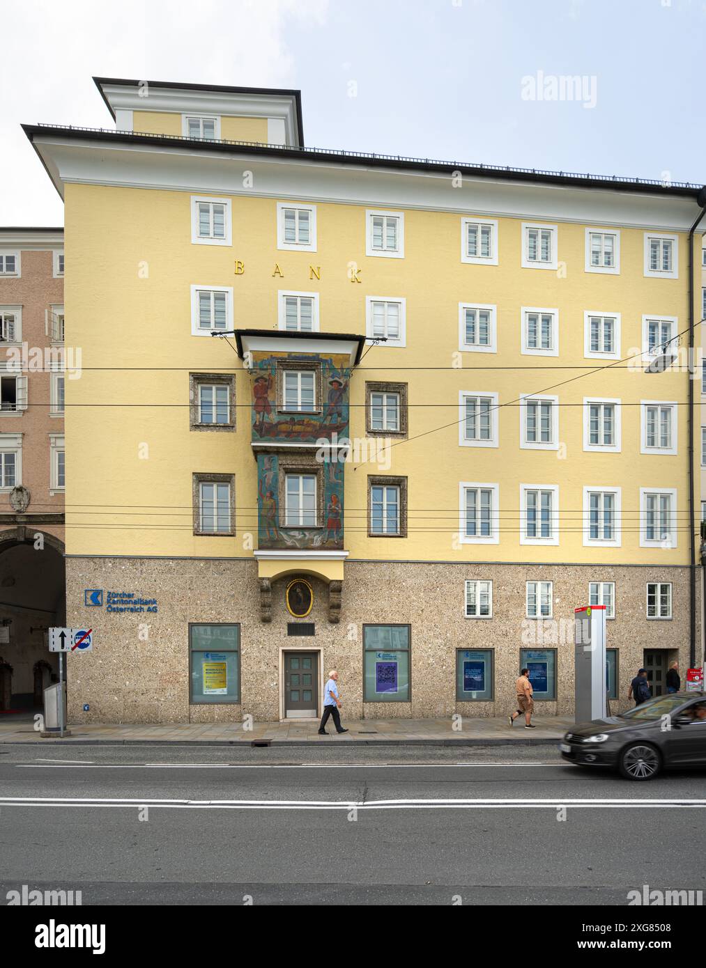 Salzburg, Österreich. 30. Juni 2024. Außenansicht der Markenzweig Zurcher Kantonalbank Osterreich im Stadtzentrum Stockfoto