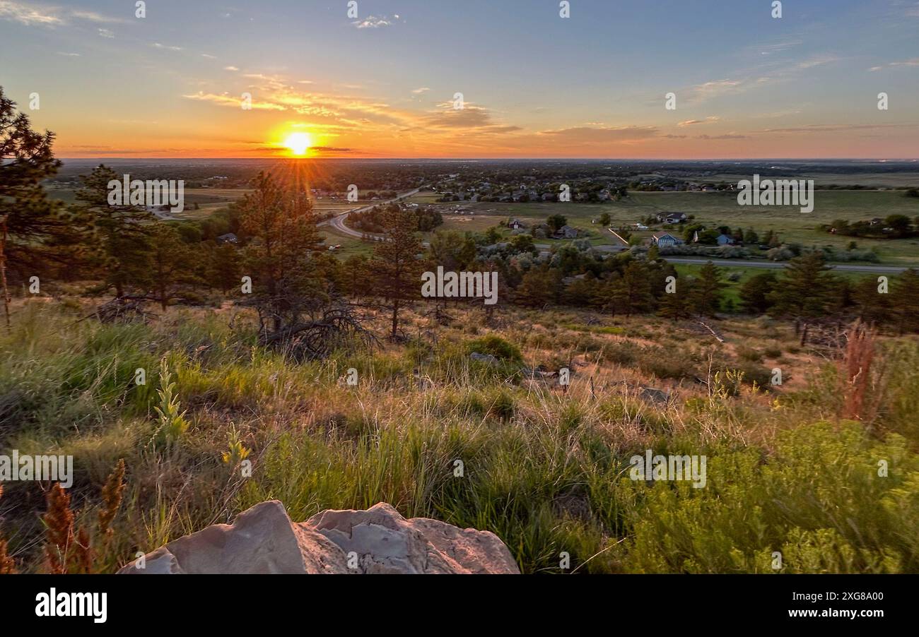 Blick auf Fort Collins, Colorado bei Sonnenaufgang. Stockfoto