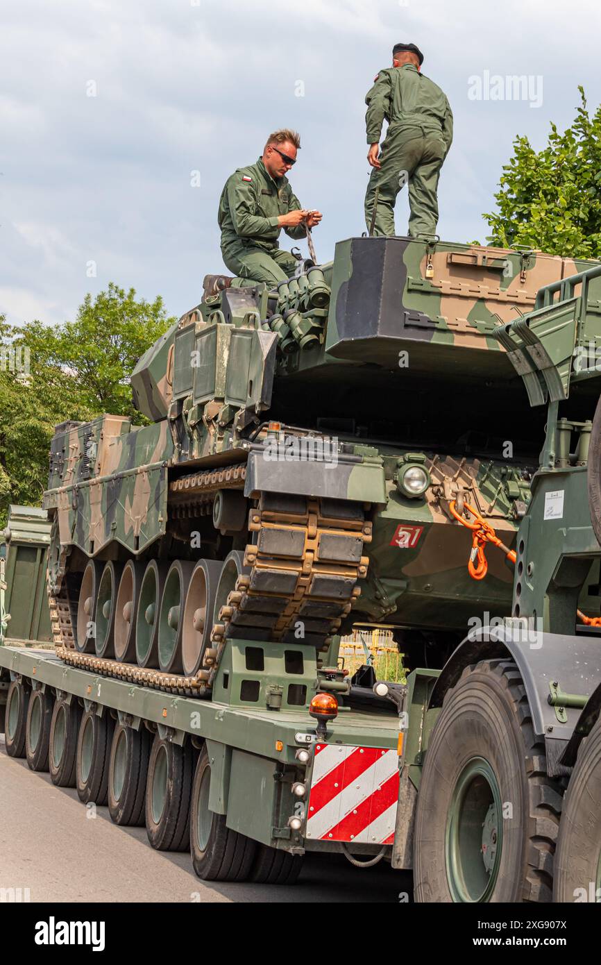 7. Juli 2024 Krasnik Polen. Präsentation von Militärfahrzeugen. Stockfoto