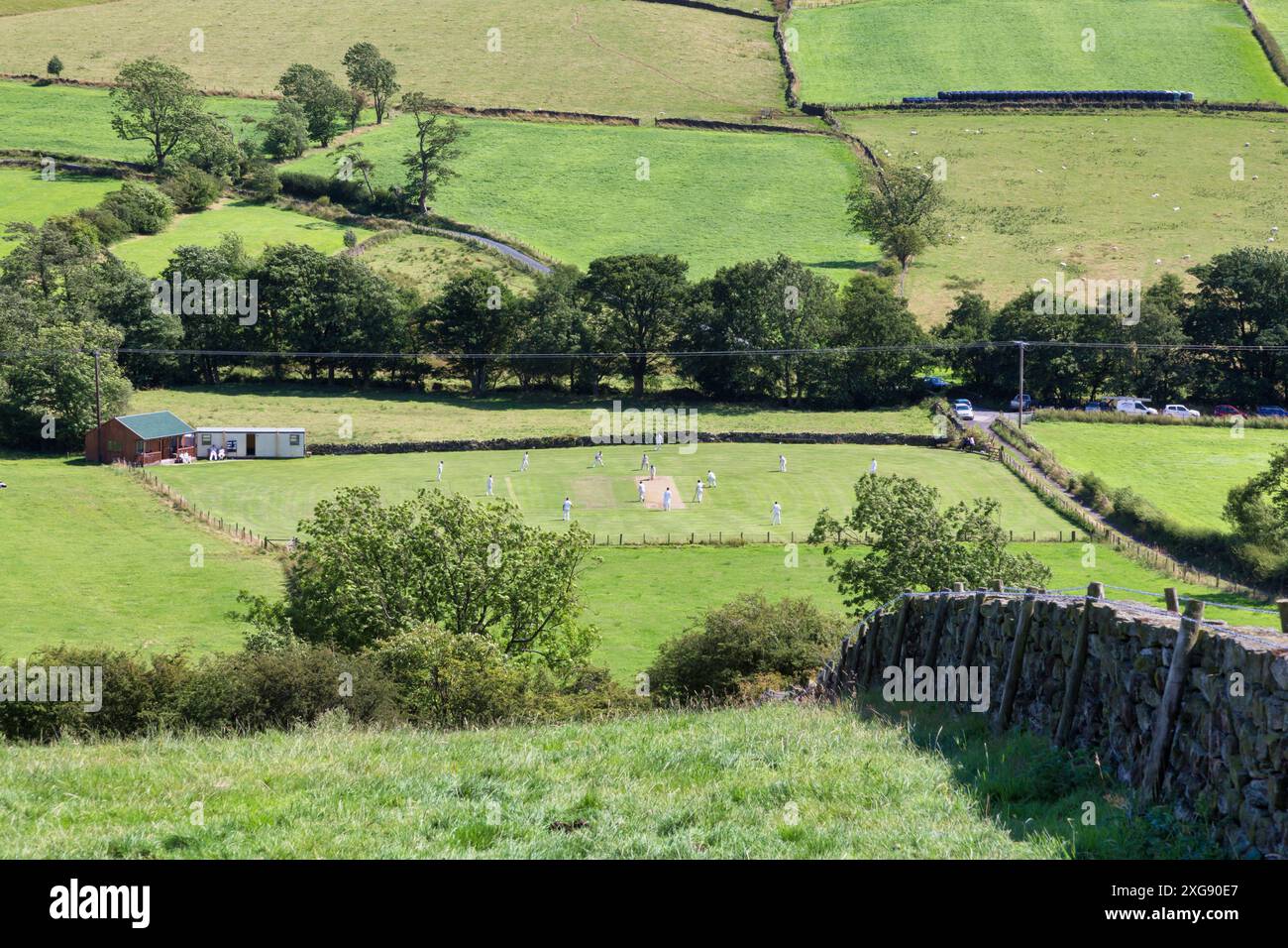 Großartiges Fryupdale Cricket-Spiel, North Yorkshire, Großbritannien Stockfoto