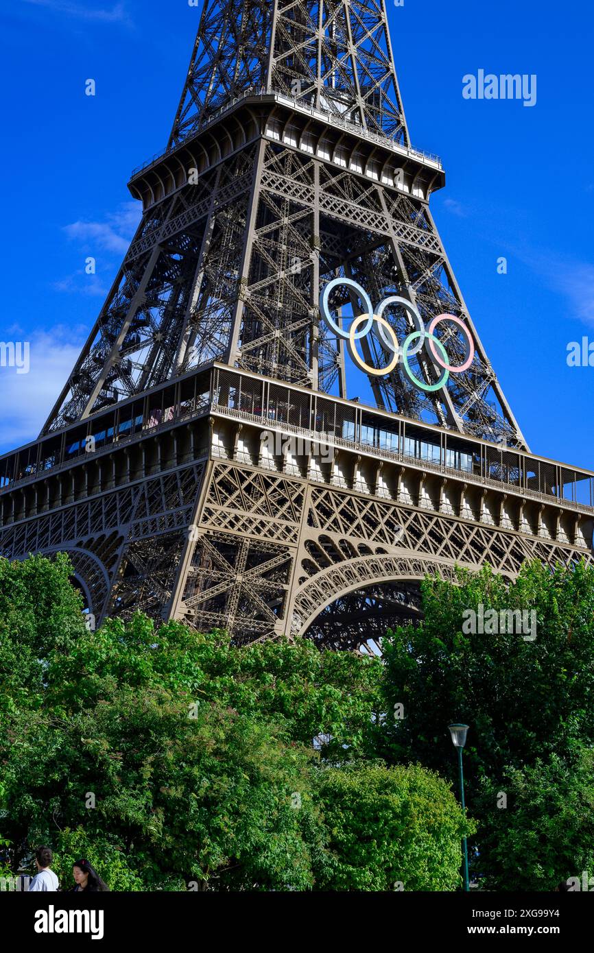 Eiffelturm bereit für die Olympischen Spiele, Paris Stockfoto
