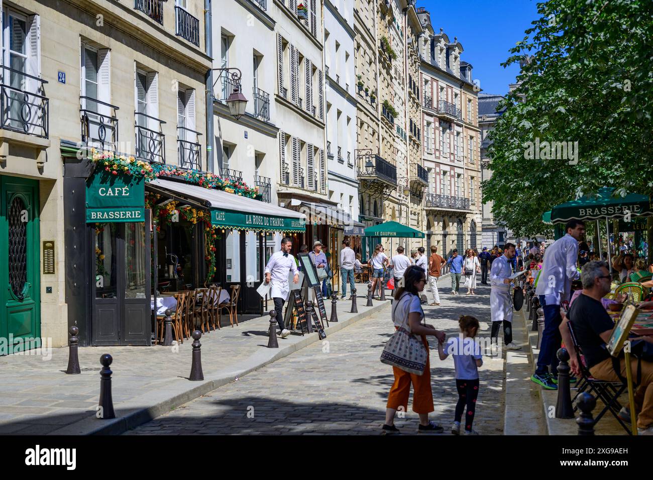 Belebte Straßen Von Paris Stockfoto
