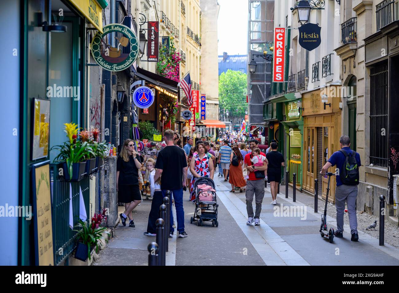 Belebte Straßen Von Paris Stockfoto