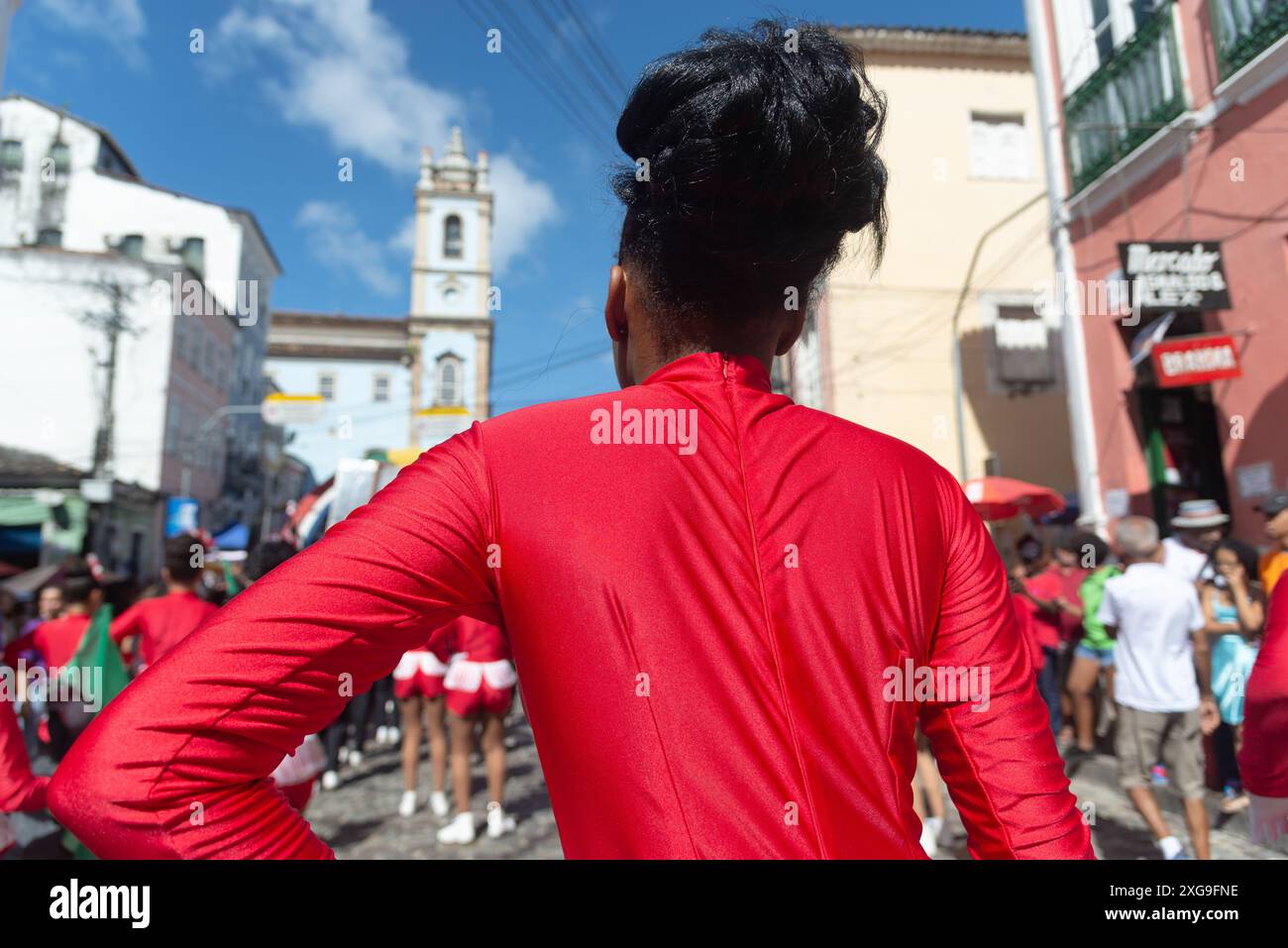 Salvador, Bahia, Brasilien - 2. Juli 2024: Schüler öffentlicher Schulen werden während einer Party zum Unabhängigkeitstag in Bahia beobachtet. Pelourinho, Stadt Sal Stockfoto