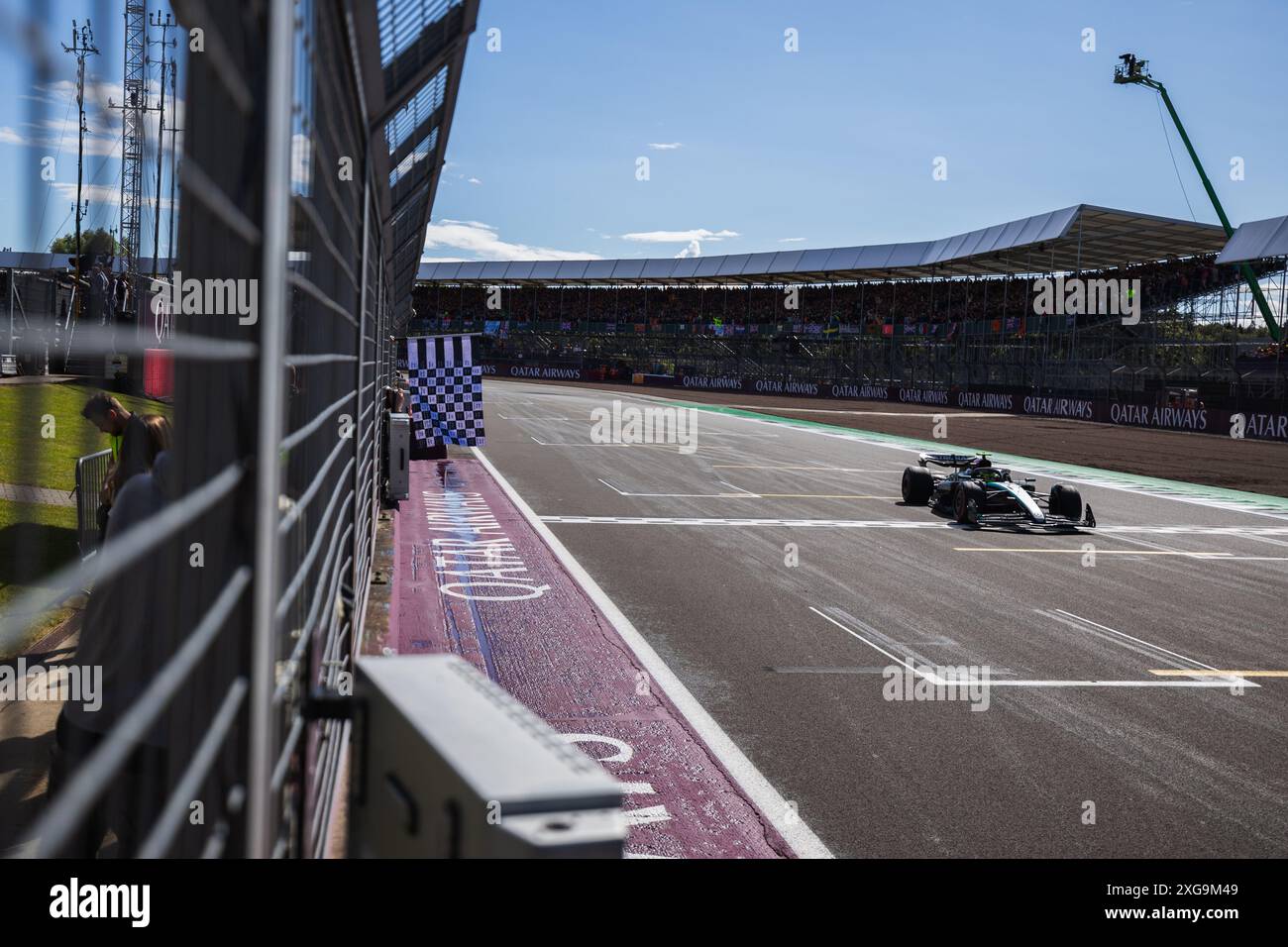 Silverstone Circuit, Towcester, Großbritannien. 7.Juli 2024; Lewis Hamilton aus Großbritannien und Mercedes-AMG PETRONAS F1 Team während des Formel-1-Grand-Prix von British Credit: Jay Hirano/AFLO/Alamy Live News Stockfoto