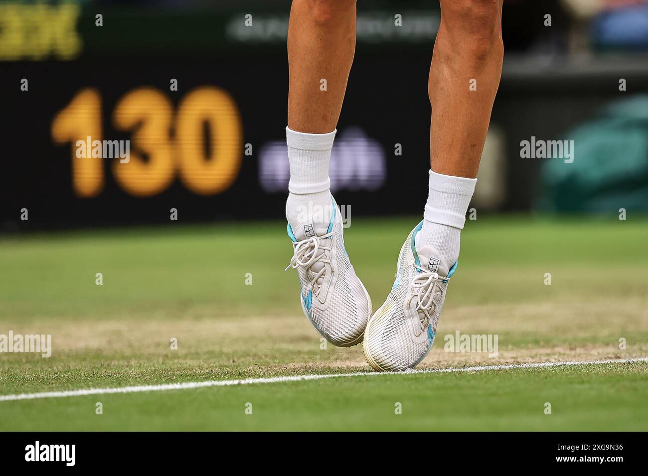 London, London, Großbritannien. Juli 2024. Carlos Alcaraz (ESP) Schuhe während der Meisterschaft Wimbledon (Credit Image: © Mathias Schulz/ZUMA Press Wire) NUR REDAKTIONELLE VERWENDUNG! Nicht für kommerzielle ZWECKE! Quelle: ZUMA Press, Inc./Alamy Live News Stockfoto