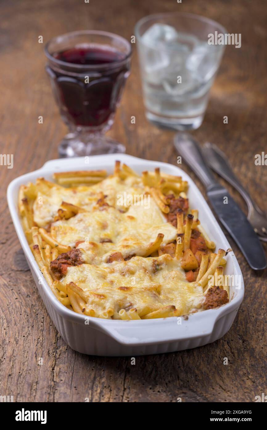 Gebackene italienische Makeroni-Pasta mit Käse Stockfoto