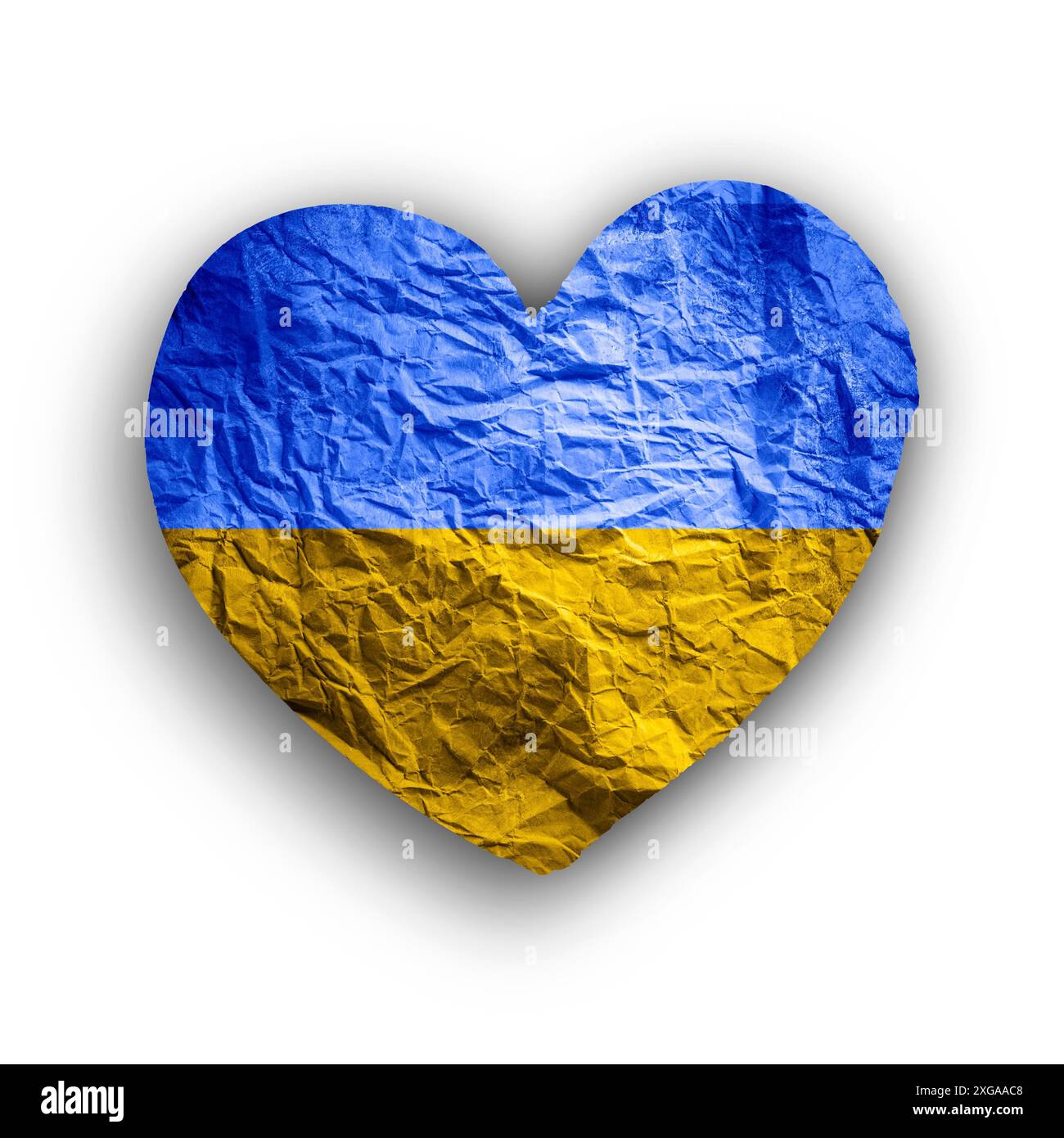 Flagge der Ukraine in Papierherzform isoliert auf weißem Hintergrund. Ukrainisches Nationalsymbol Stockfoto