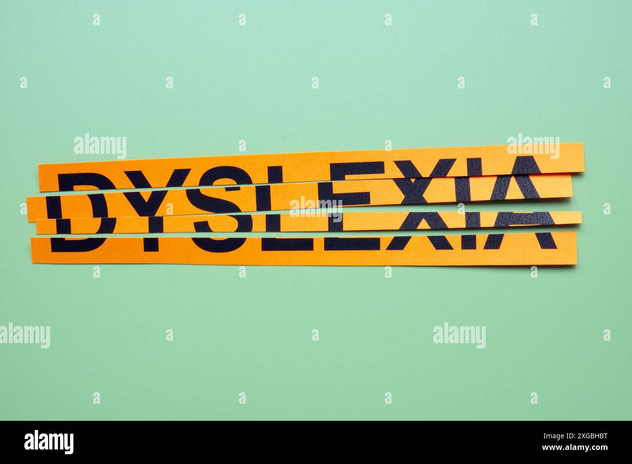 Ein geschnittenes Stück Papier mit der Inschrift Legasthenie. Stockfoto
