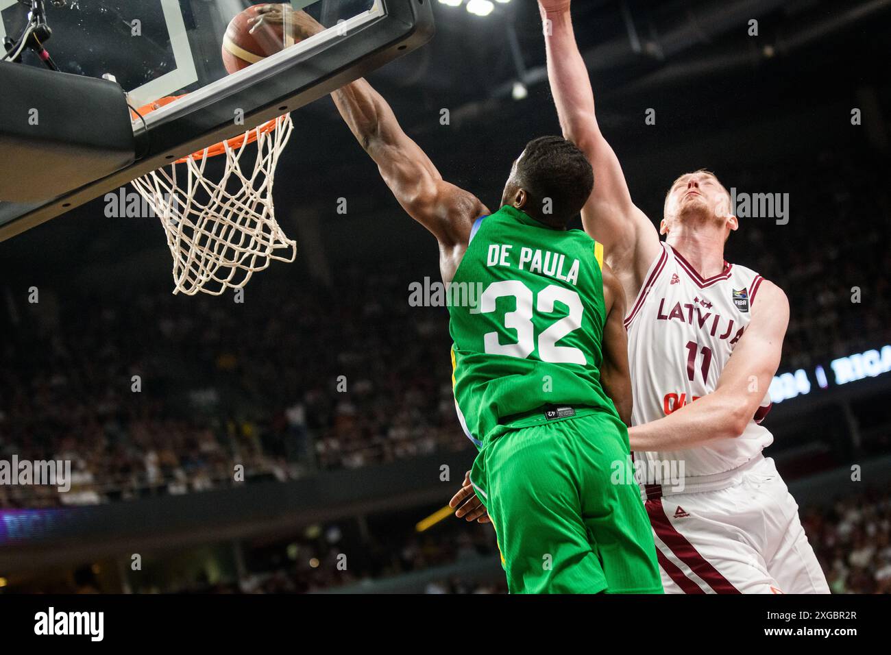 RIGA, Lettland. Juli 2024. FIBA OLYMPISCHES Qualifikationsspiel 2024 zwischen der Mannschaft Lettland und der Mannschaft Brasilien. Quelle: Gints Ivuskans/Alamy Live News Stockfoto