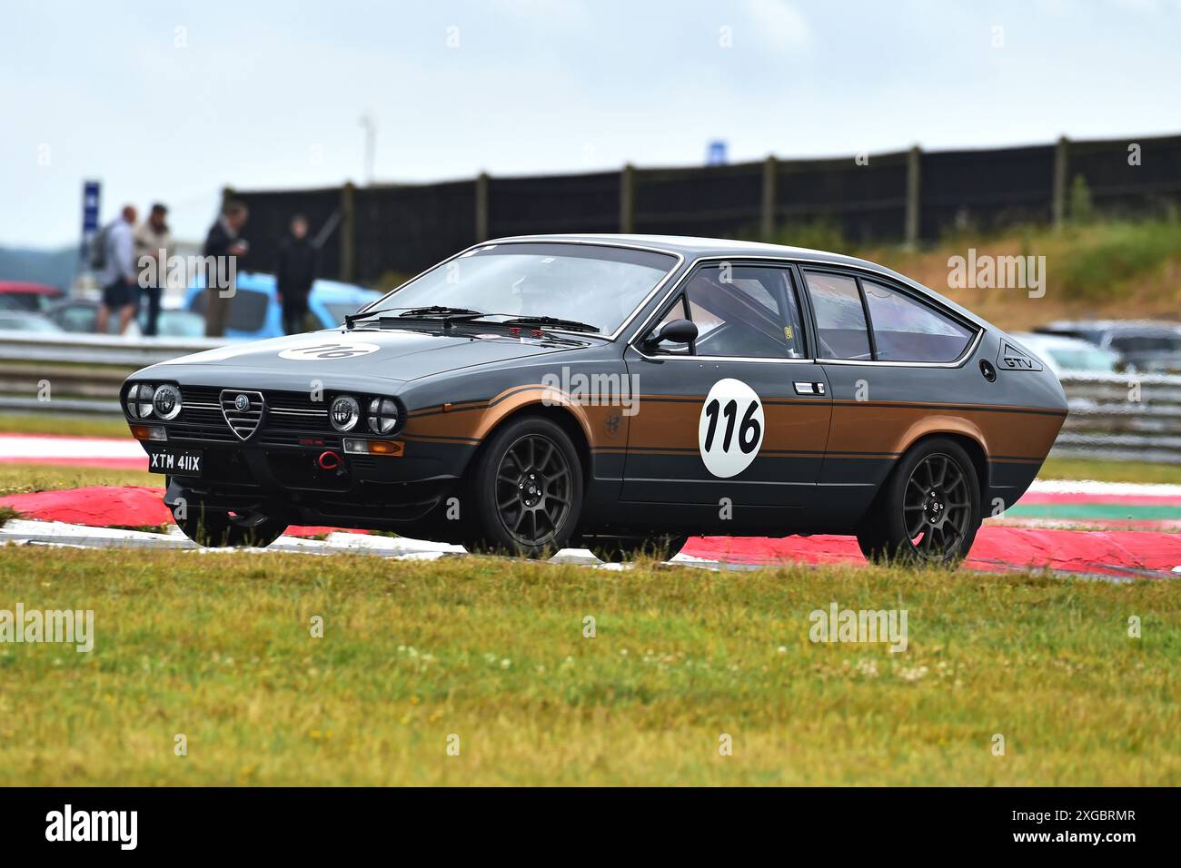 Brent Syndercombe, Alfa Romeo Alfetta GTV, eine Veranstaltung mit zwei unterschiedlichen Kategorien, HRDC Dunlop Allstars für Sport-, GT- und Touring-Fahrzeuge vor 1966. Stockfoto