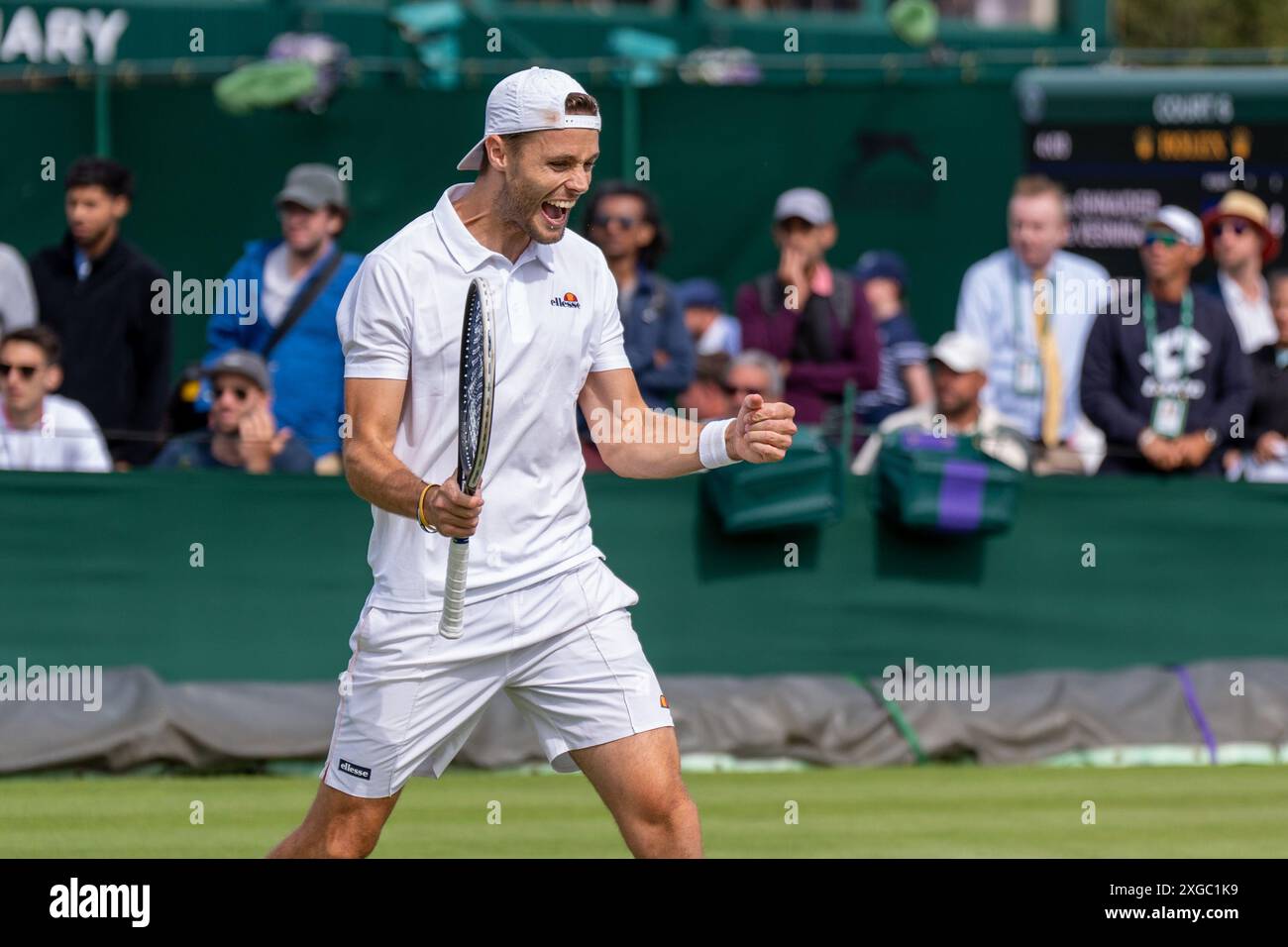 London, Großbritannien. Juli 2024. LONDON, VEREINIGTES KÖNIGREICH - 4. JULI: SEM Verbeek aus den Niederlanden am 4. Tag der Meisterschaft Wimbledon 2024 im All England Lawn Tennis and Croquet Club am 4. Juli 2024 in London, Vereinigtes Königreich. (Foto: Marleen Fouchier/BSR Agency) Credit: BSR Agency/Alamy Live News Stockfoto