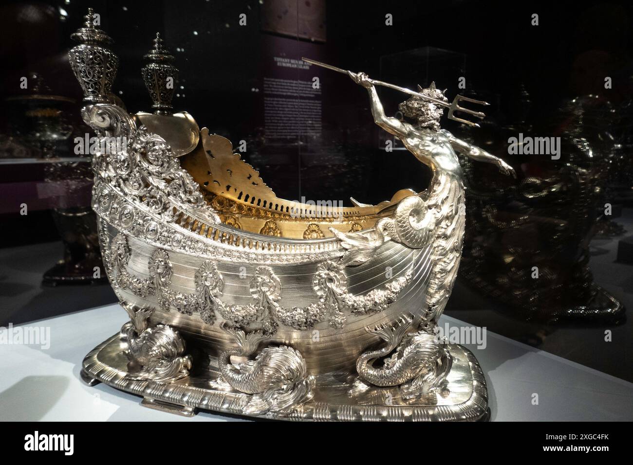 Ausstellung „Collecting Inspiration: Edward C. Moore at Tiffany & Co.“ im Metropolitan Museum of Art, New York City, USA 2024 Stockfoto