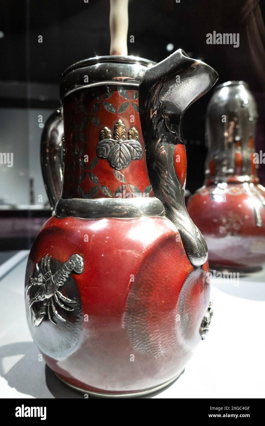 Ausstellung „Collecting Inspiration: Edward C. Moore at Tiffany & Co.“ im Metropolitan Museum of Art, New York City, USA 2024 Stockfoto